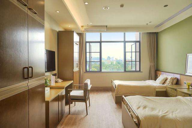 为什么敬老院住不满人？